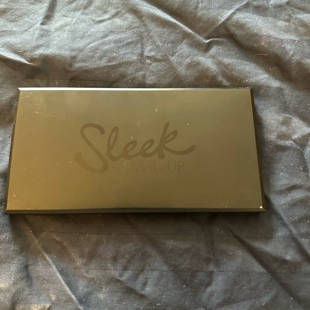 Sleek eyeshadow palette